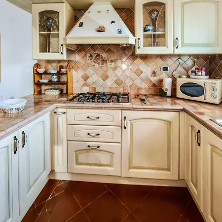 Amazing House 10 Minutes By Car From The Hébergement de vacances