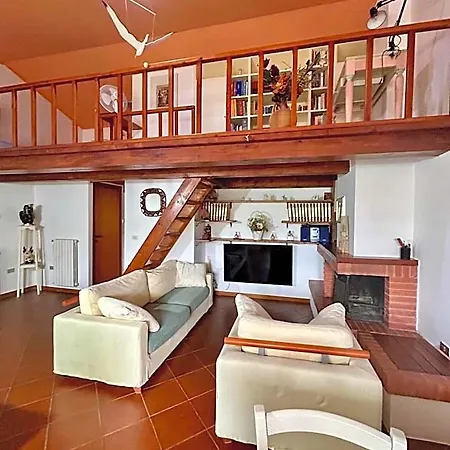 Amazing House 10 Minutes By Car From The Casa vacanze *